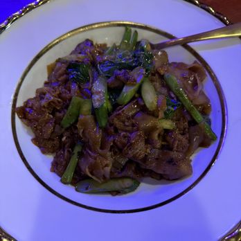 Pavirin Thai Bistro - Pad See Ew - Thai Near Me - Hicksville, New York Pavirin Thai Bistro - Pad See Ew - Thai Near Me - Hicksville, New York