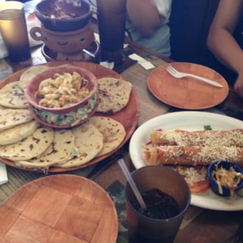 Paseo Catracho - Combo platters has a bit of everything that is GOOD ! Great to share and try it all. - Honduran Near Me - Miami, Florida