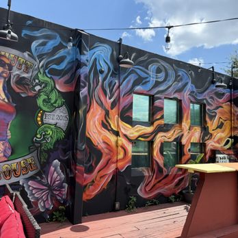 The Butt Hutt Smokehouse - Barbeque Near Me - Jacksonville, Florida