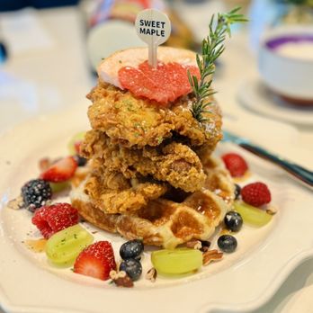 Sweet Maple - Chicken croffle - Breakfast & Brunch Near Me - Santa Monica, California