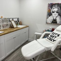 Lenozella - Our clean piercing room