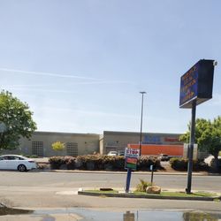 Oroville Car Wash - Easy entry