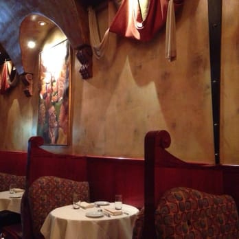 Vivere - A couples booth. - Italian Near Me - Chicago, Illinois