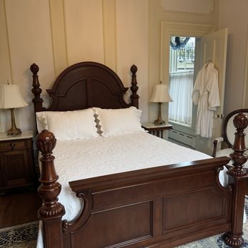 Silas W Robbins House - Jane Robbins room - Bed & Breakfast Near Me - Wethersfield, Connecticut