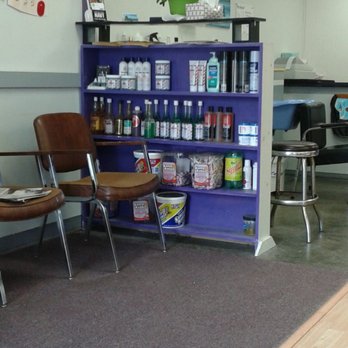 J & R Barber Shop - Free candy for the kids - Barbers Near Me - Decatur, Illinois J & R Barber Shop - Free candy for the kids - Barbers Near Me - Decatur, Illinois