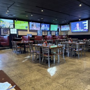 Sidelines Grille - Sidelines dining room - Sports Bars Near Me - Jasper, Georgia Sidelines Grille - Sidelines dining room - Sports Bars Near Me - Jasper, Georgia