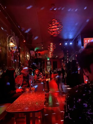 Raven Bar by null
