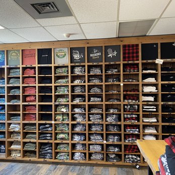 Muskoka Brewery - Swag + brew shop - Breweries Near Me - Bracebridge, Ontario Muskoka Brewery - Swag + brew shop - Breweries Near Me - Bracebridge, Ontario