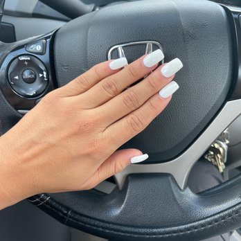 Queen Bee Nail & Spa - Nail Salons Near Me - Hamilton, New Jersey