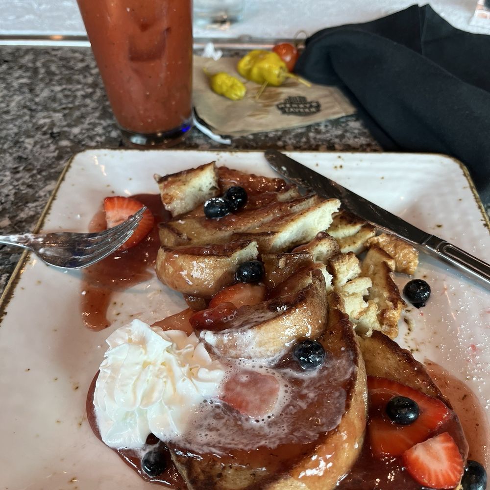 Henry's Tavern - French toast - Breakfast & Brunch Near Me - Portland, Oregon Henry's Tavern - French toast - Breakfast & Brunch Near Me - Portland, Oregon