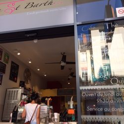 À St Barth - En haut de la rue Nationale