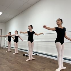 Ayana Ballet School - Saturday morning ballet class, students stay 3-4 hours to work on their technique and variations. Students' ages 9-10.