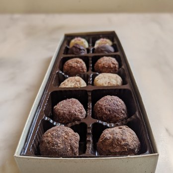 Harlem Chocolate Factory - Chef's choice assortment - Chocolatiers & Shops Near Me - New York, New York