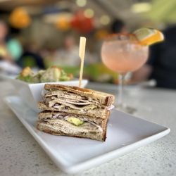 Lulu California Bistro