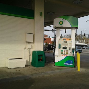 bp - This is different. The pumps are located on each corner of the store. - Gas Stations Near Me - Chicago, Illinois
