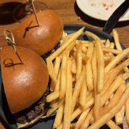Cw Burger