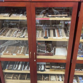 Aura Smoke Shop - Vape Shops Near Me - Corona, California Aura Smoke Shop - Vape Shops Near Me - Corona, California