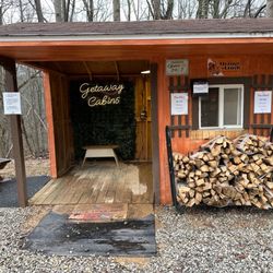 Getaway Cabins - Getaway cabins firewood and snack hut