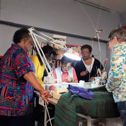 Six Chicks - Knitting machine group learning a new skill