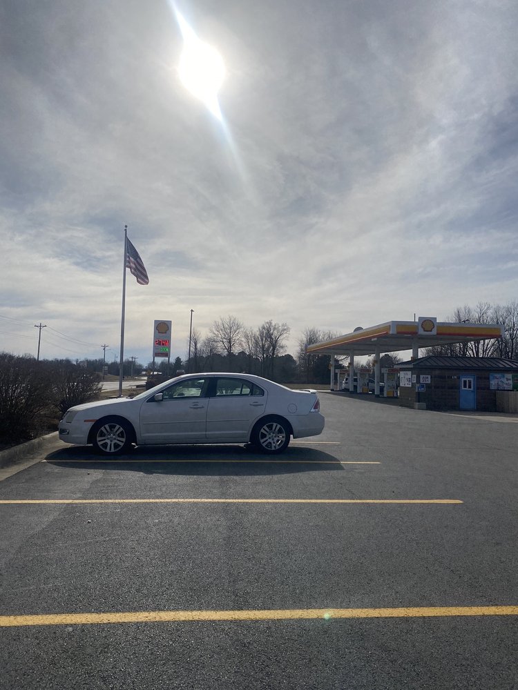 SHELLS GAS STATION Updated June 2024 12 Photos 836 N 48th St