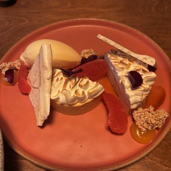 Suyo Modern Peruvian - SUSPIRO LIMEÑO candied kiwicha, grapefruit, cinnamon, white port ice cream - Peruvian Near Me - Vancouver, British Columbia