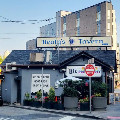 Healy's Tavern by null