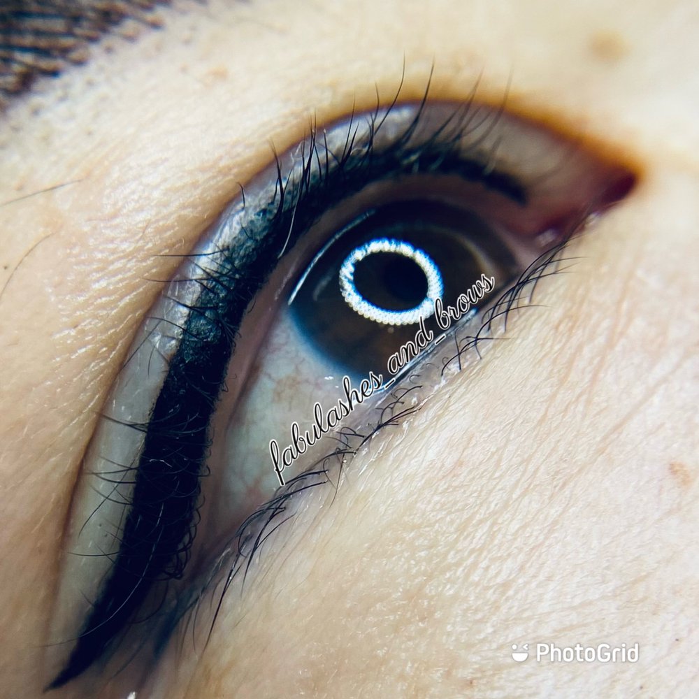 Fabulashes and Brows Logo