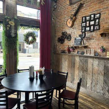 Ky's American Bistro - Wall decor - American Near Me - New Castle, Indiana Ky's American Bistro - Wall decor - American Near Me - New Castle, Indiana
