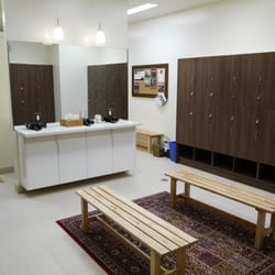 Kula Yoga Studio - Beautiful, large women's change room.
