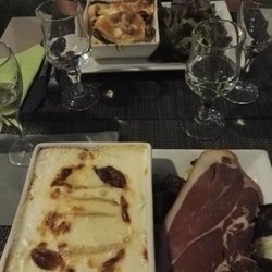 Le Petit Jardin - Un gratin goudoulet ravioles pour moi et un gratin ardéchois (caillette, pommes de terre, fromage) pour monsieur !