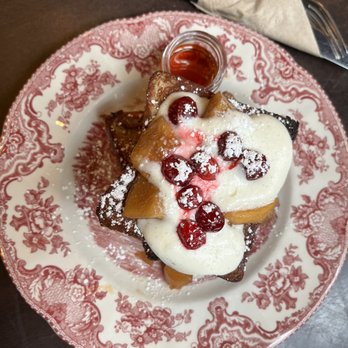 Mediterra Cafe - Milk Bread French Toast - Cafes Near Me - Pittsburgh, Pennsylvania
