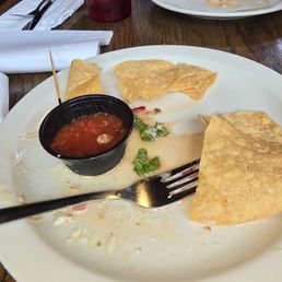 That is my EMPTY PLATE. Fish Tacos are just WOW!