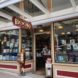 Rainy Retreat Books - Storefront