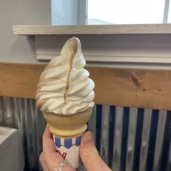 Lotta Burger - Soft serve ice cream cone