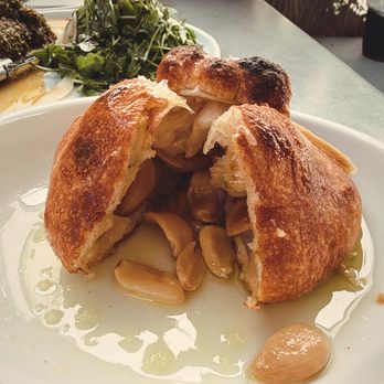 Milo and Olive - Garlic Knott - Pizza Near Me - Santa Monica, California