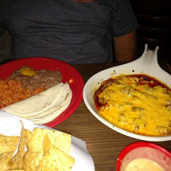 Little Mexico - Queso chicken skillet - Mexican Near Me - Mattoon, Illinois Little Mexico - Queso chicken skillet - Mexican Near Me - Mattoon, Illinois