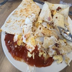 Apple Cup Cafe - Breakfast Burrito, cold, poorly made