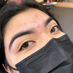Rosy Eyebrow Threading - Eyebrow Threading