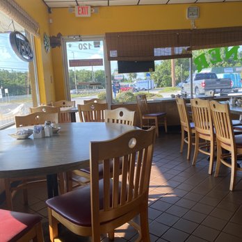 Carmela's Corner - Dining room - Caribbean Near Me - Spring Hill, Florida
