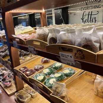 Chateau De Chantilly Cafe - Cookies - Bakeries Near Me - Chantilly, Virginia