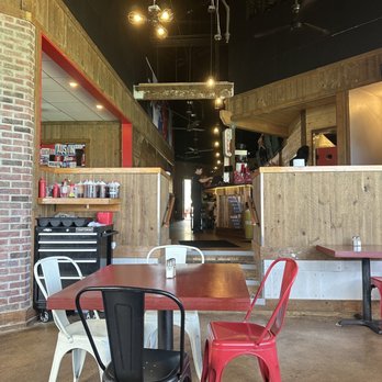 TEX 808 BBQ & Brews - Interior - Barbeque Near Me - Honolulu, Hawaii