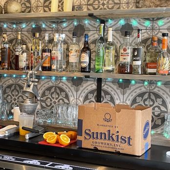 Oak Bistro - Fresh squeezed Sunkist. Come on! - New American Near Me - Cambridge, Massachusetts Oak Bistro - Fresh squeezed Sunkist. Come on! - New American Near Me - Cambridge, Massachusetts