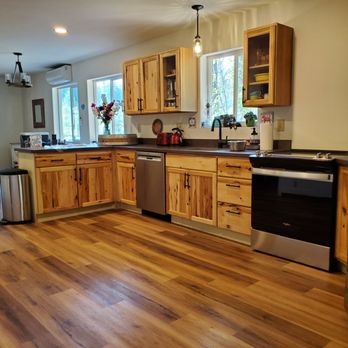 The Latah Handyman - Kitchen after cabinet repairs & new handles - Handyman Near Me The Latah Handyman - Kitchen after cabinet repairs & new handles - Handyman Near Me