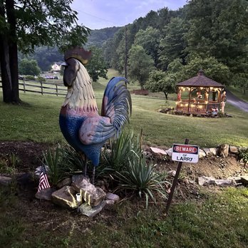 Sleepy Hollow Inn Bed & Breakfast - Who doesn't want to be greeted by a large rooster upon your arrival? - Hotels Near Me - Elysburg, Pennsylvania