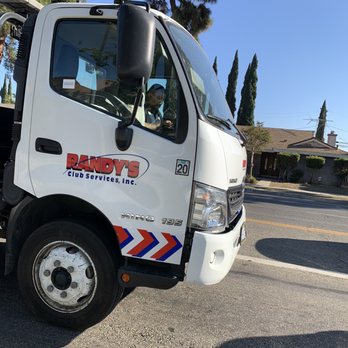 Randy's Towing - This as*hole thinks he's driving a small car to jump in front of a moving car going 45 miles per hour! - Towing Near Me - North Hills, California