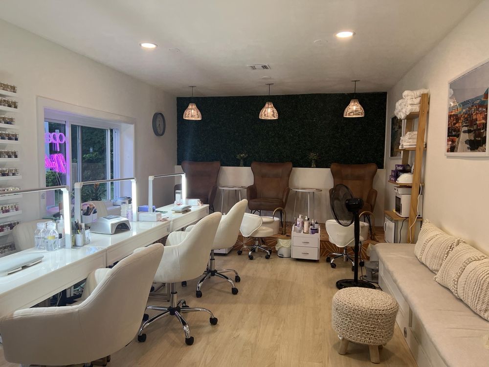 Thea Nail and Spa Logo