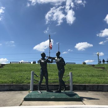 Mississippi River Trail - Heavyweight championship statue - Hiking Near Me - New Orleans, Louisiana Mississippi River Trail - Heavyweight championship statue - Hiking Near Me - New Orleans, Louisiana