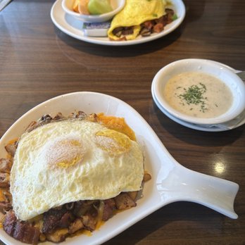 Broken Yolk Cafe - Meat lovers omelet and Homestyle skillets worth the gravy on the side - American Near Me - Corona, California Broken Yolk Cafe - Meat lovers omelet and Homestyle skillets worth the gravy on the side - American Near Me - Corona, California