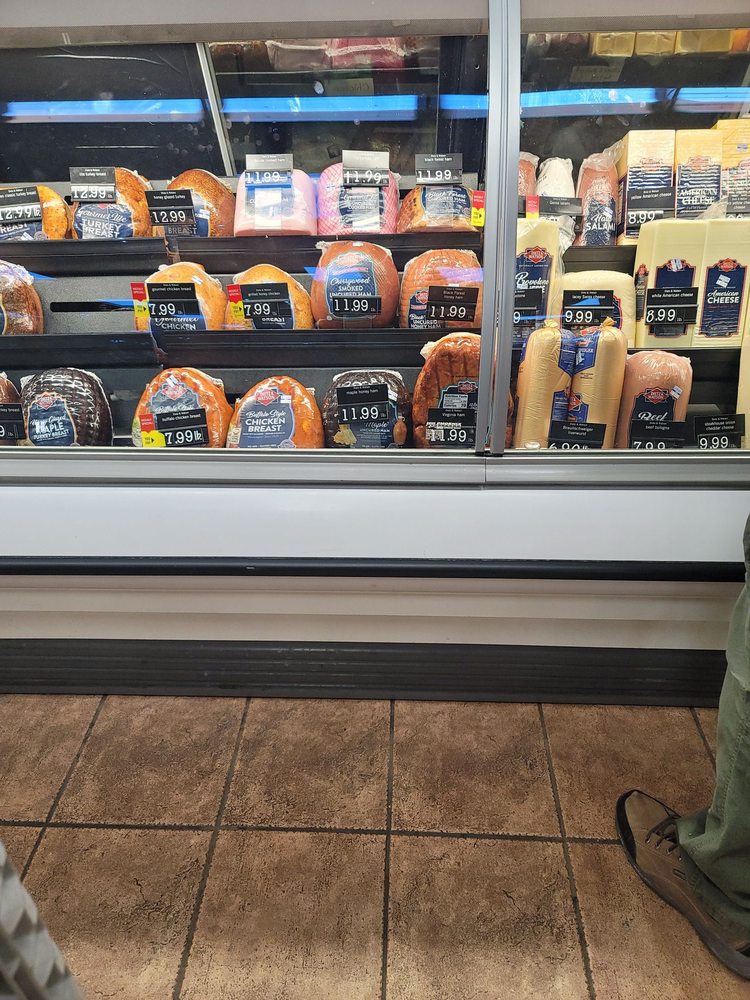 PRICE CHOPPER Updated October 2024 12 Photos & 29 Reviews 911 Central Ave, Albany, New