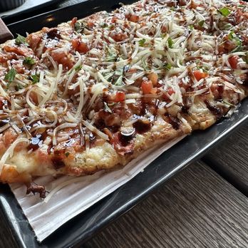 Sip wine bar - Spinach & Burrata Flatbread - Wine Bars Near Me - Tinley Park, Illinois